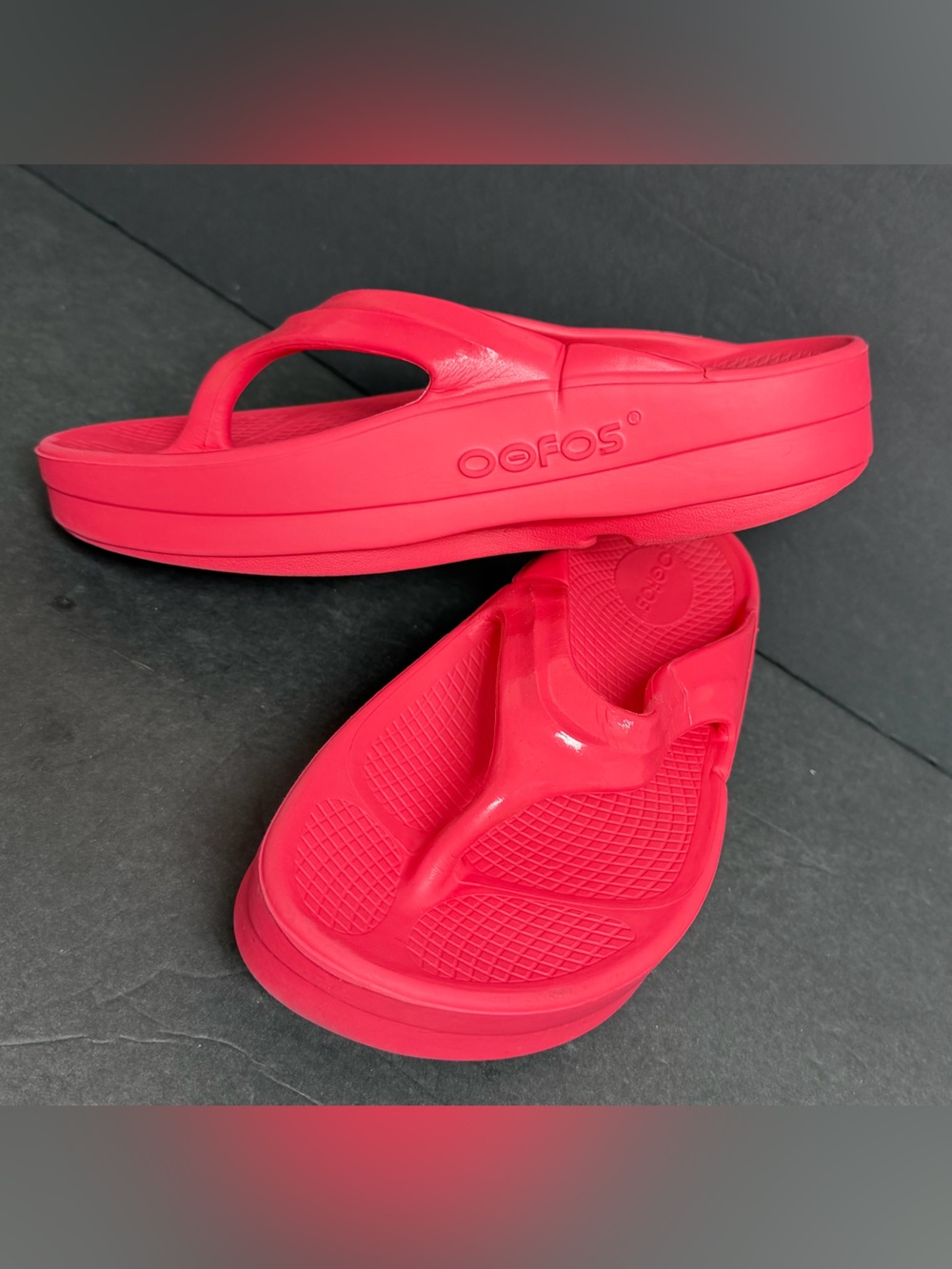 Oofos OOmega OOlala Sandals Womens Size 8 Neon Pink Thick Recovery Slides Shoes - Picture 9 of 9